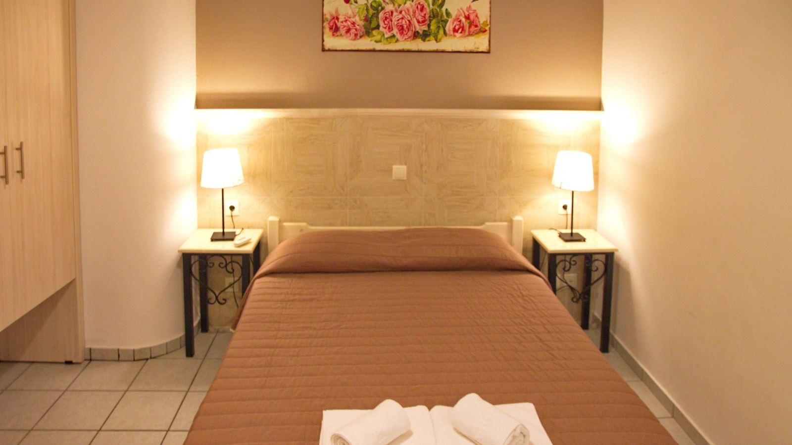 rooms-standard-double-or-twin-studio