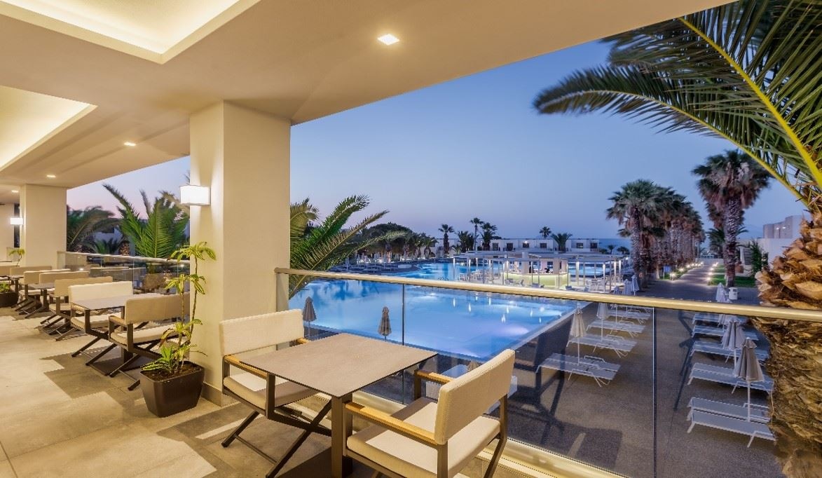 restaurants-main-bar