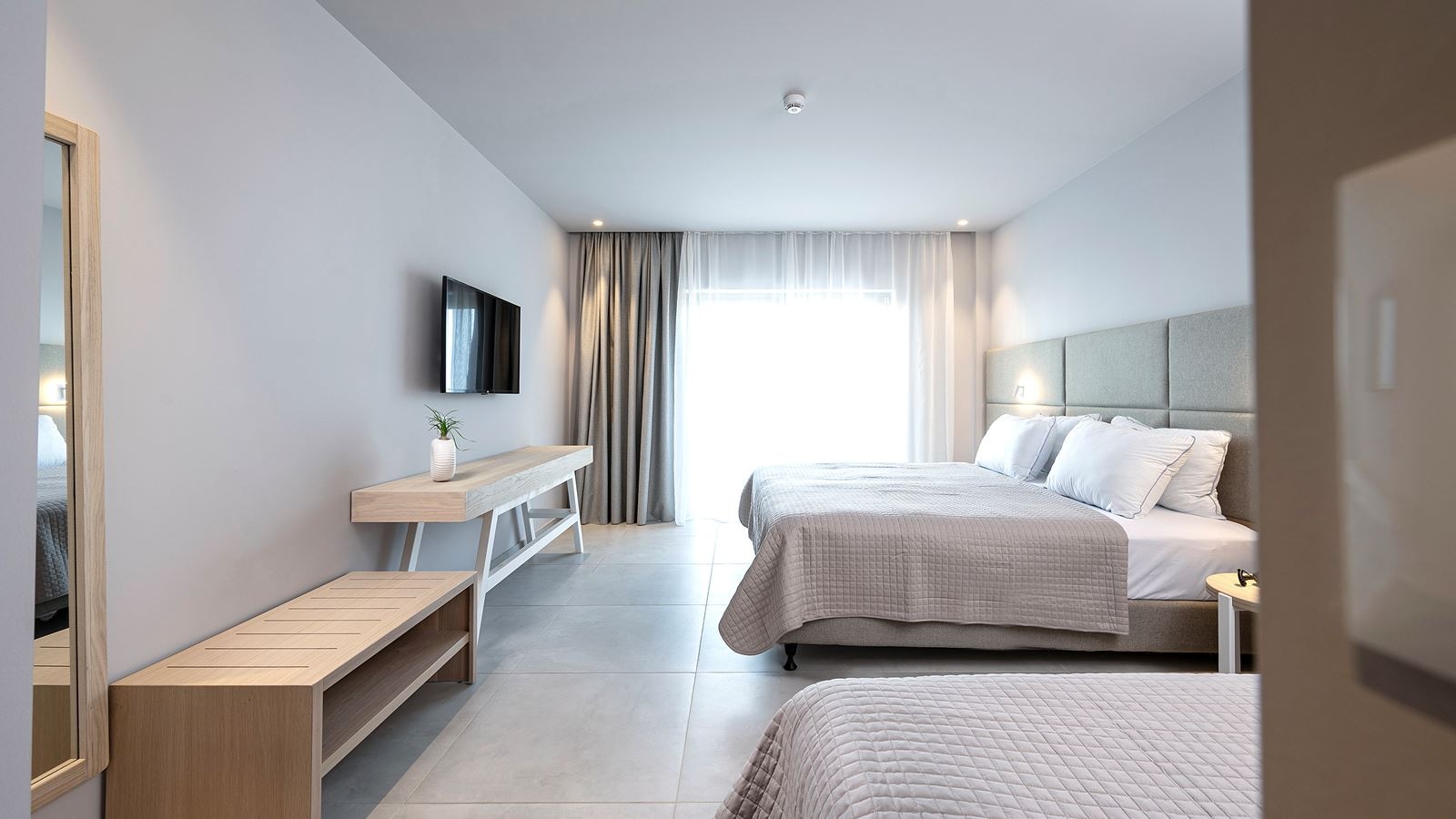 rooms-double-landview-balcony-or-terrace