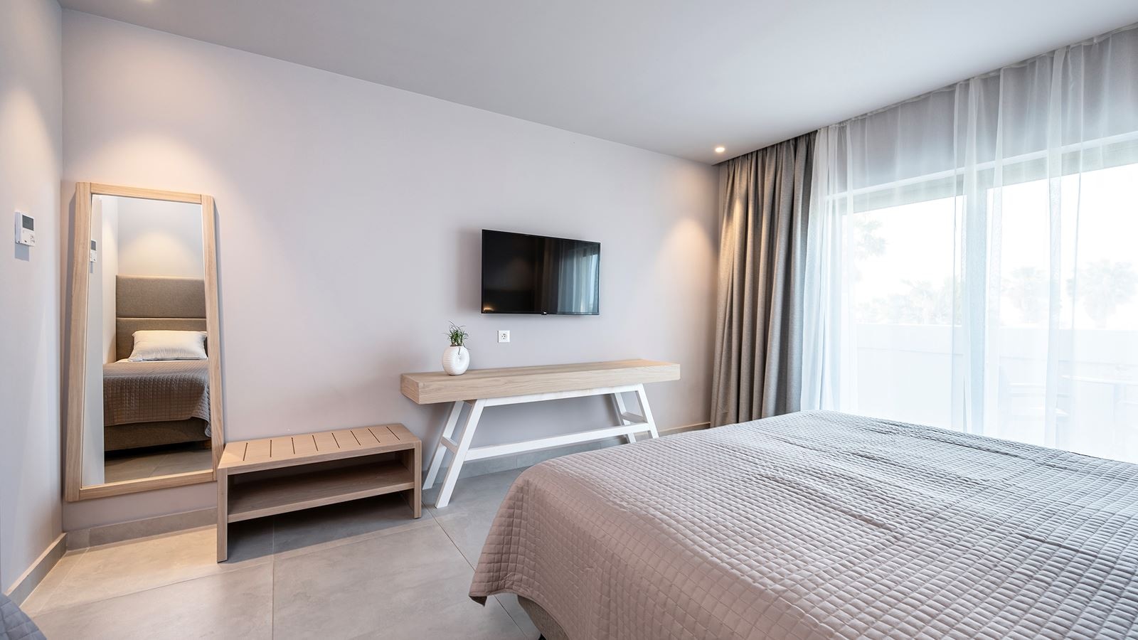 rooms-singleuse-landview-balcony-or-terrace