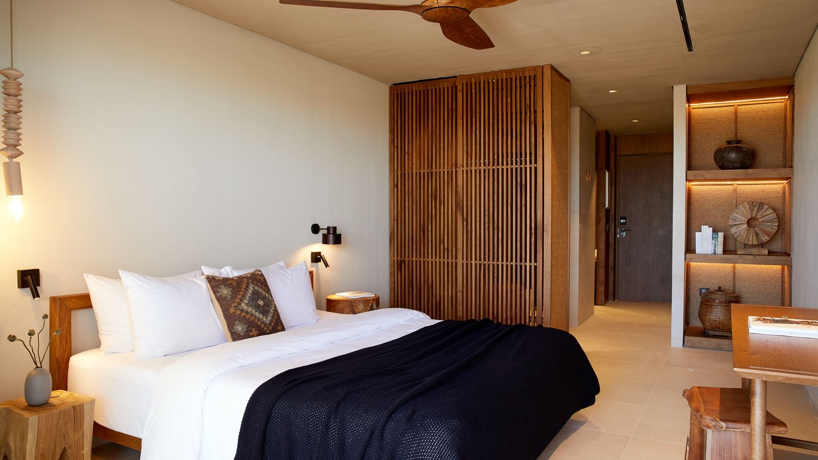 rooms-double-pool-view