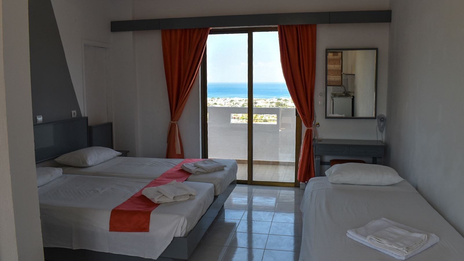 rooms-studio-triple-balcony-or-terrace