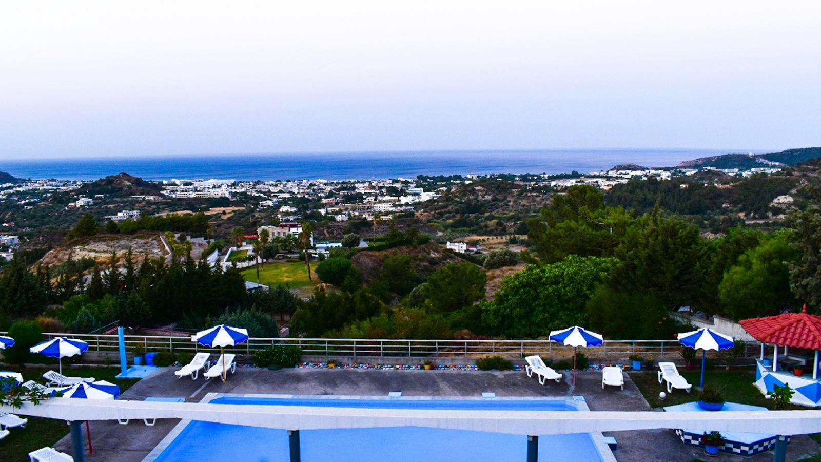 rooms-studio-doubletwin-balcony-or-terrace