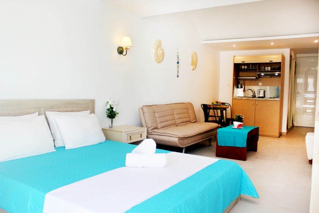 rooms-deluxe-apartment-balcony-or-terrace