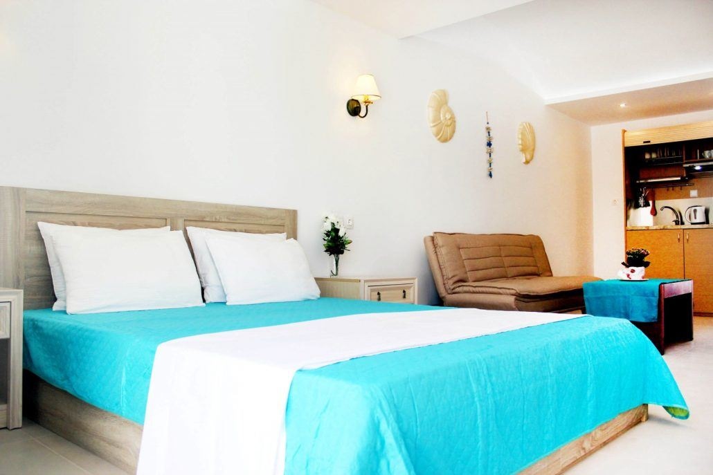 rooms-deluxe-apartment-balcony-or-terrace