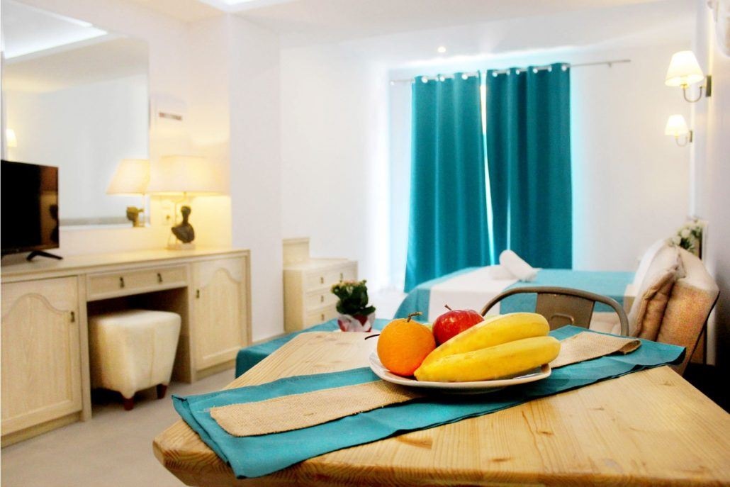 rooms-deluxe-apartment-balcony-or-terrace