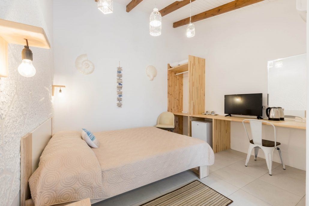 rooms-room-deluxe-double-balcony-or-terrace