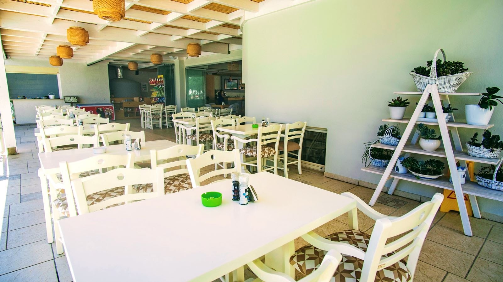 restaurants-elia-restaurant