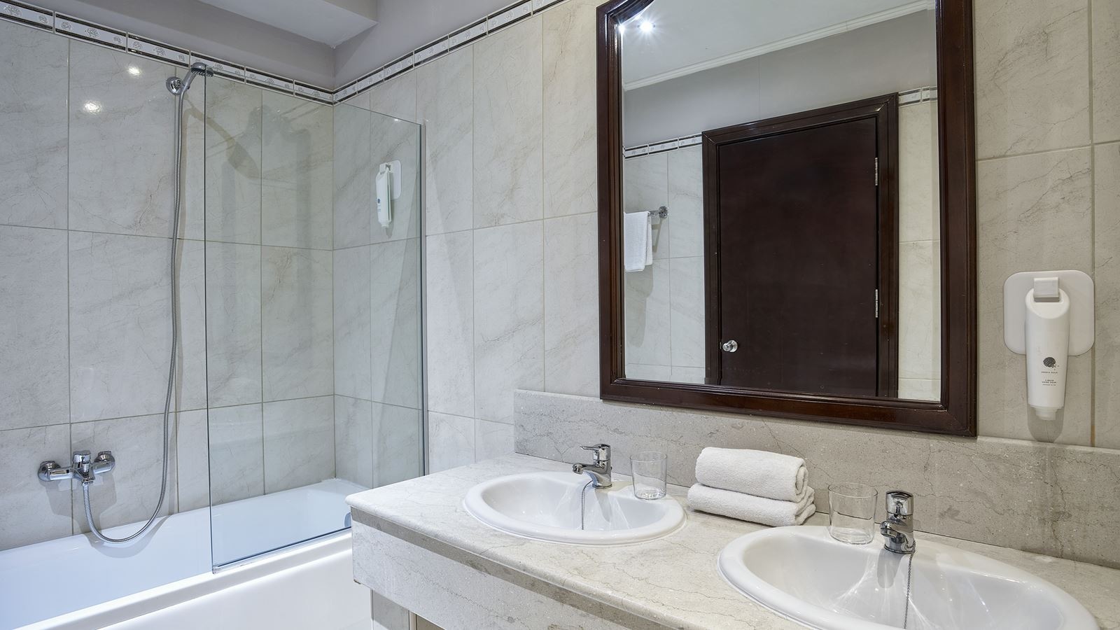 rooms-superior-room-with-garden-view