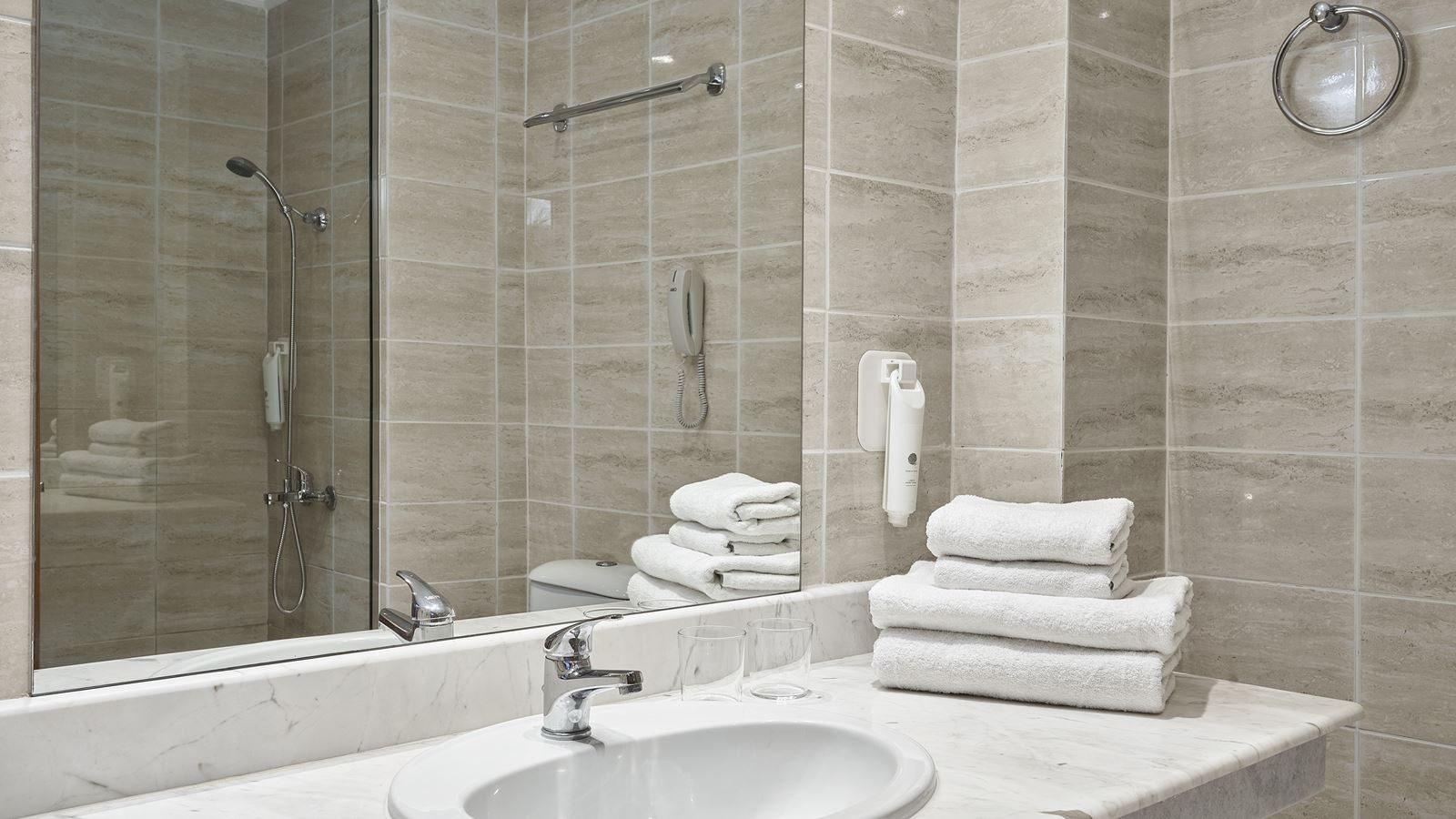 rooms-classic-rooms-with-side-sea-view