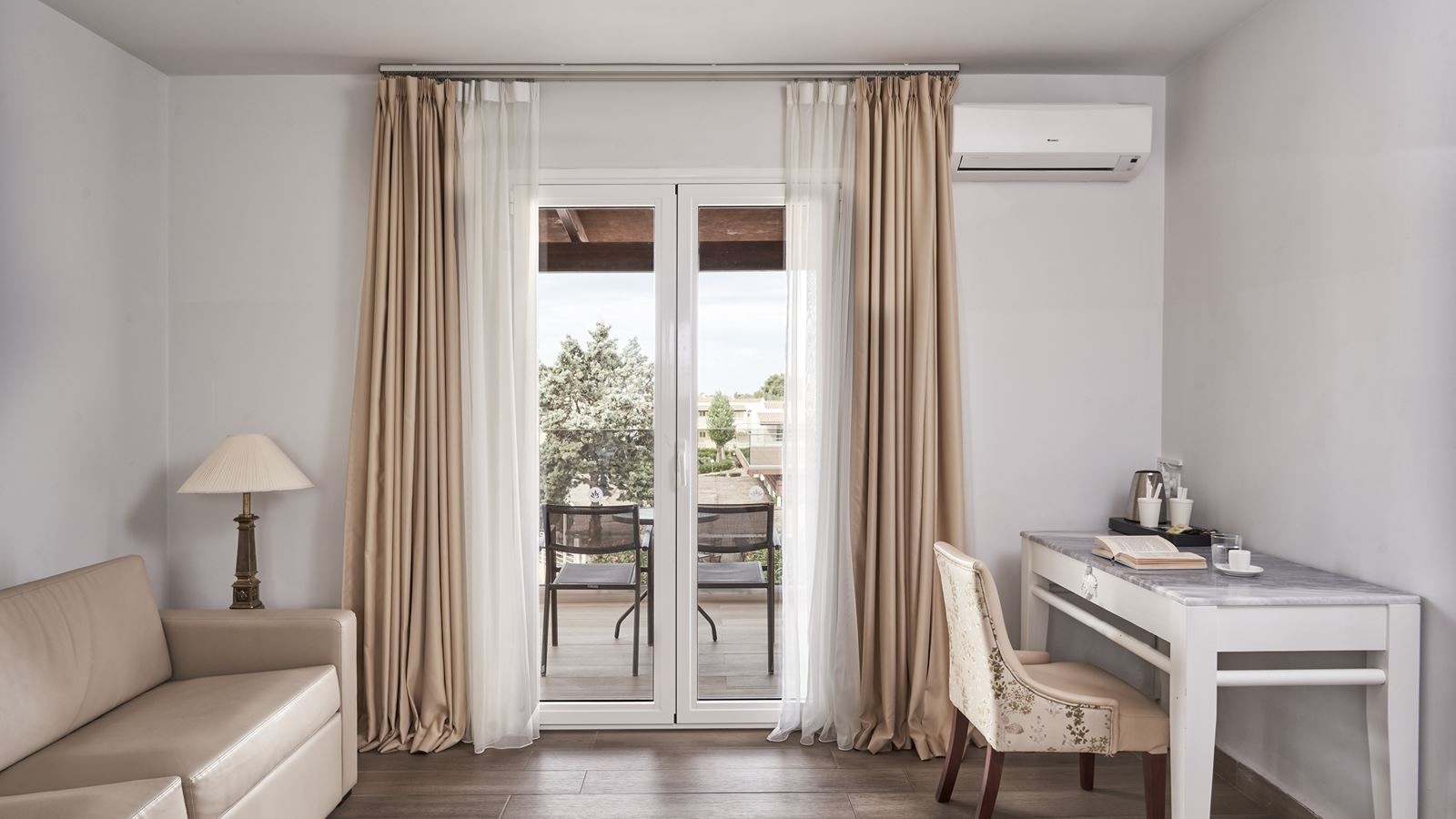 rooms-superior-family-room-with-garden-view