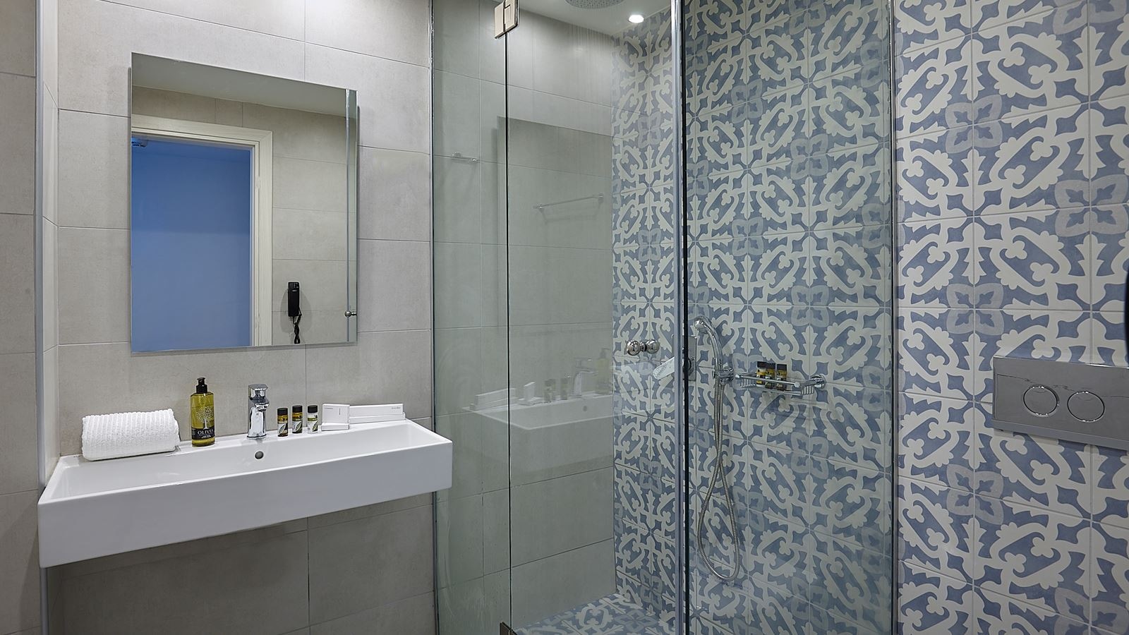 rooms-double-room-superior-balcony