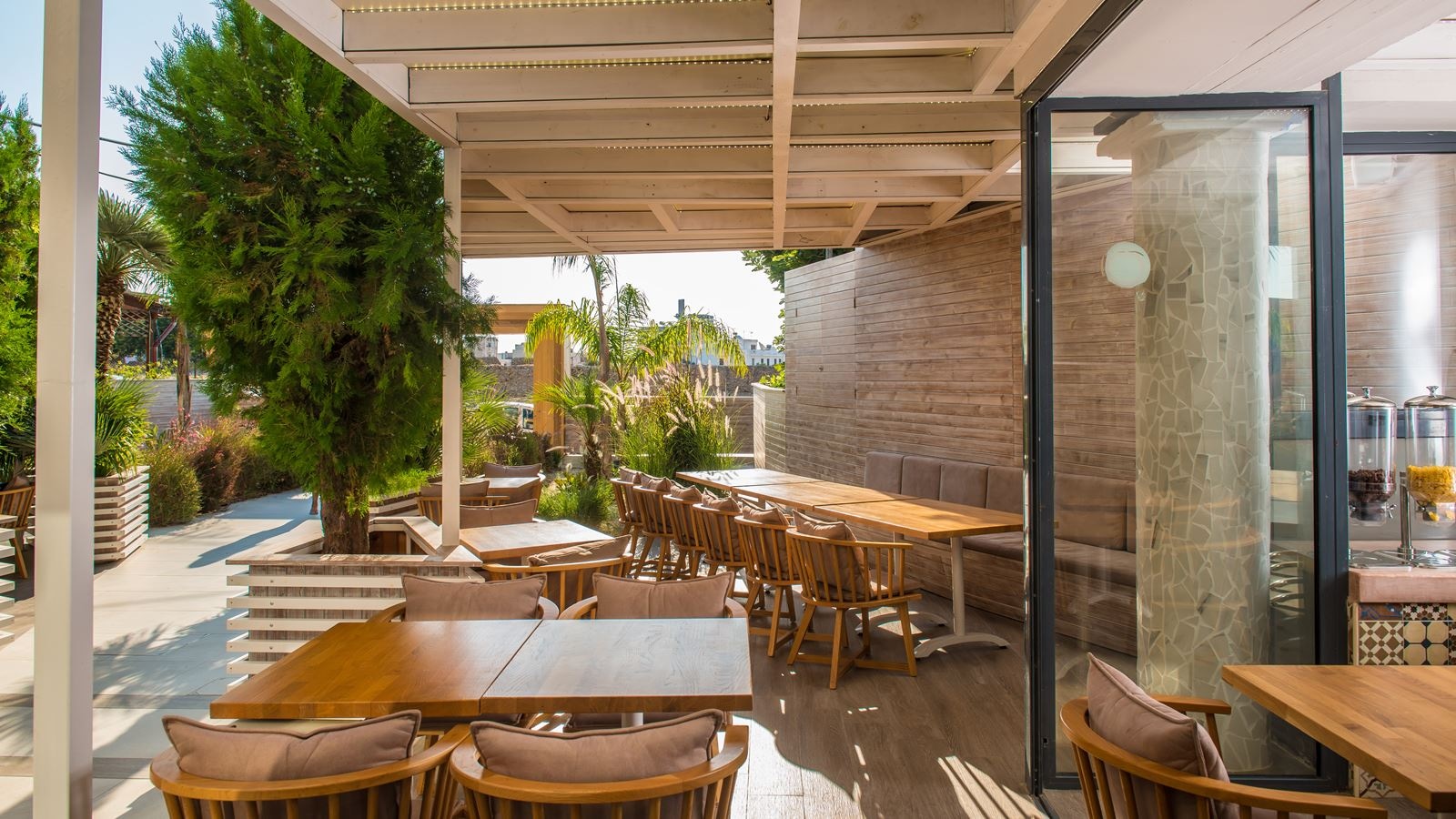 restaurants-senses-blue-boutique-hotel-restaurant