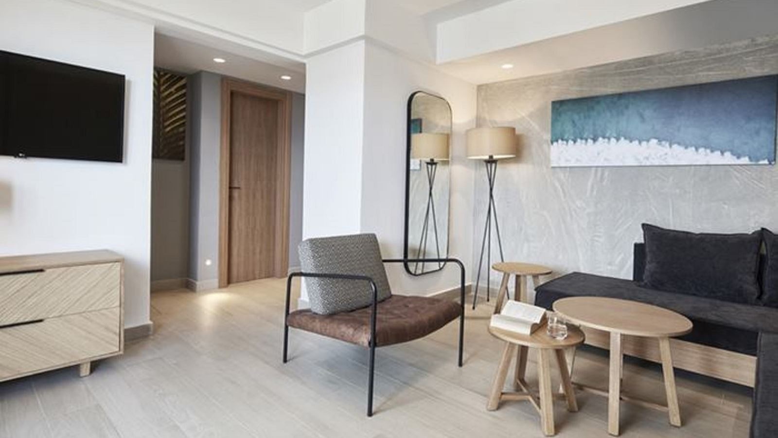 rooms-suite-1-bedroom-land-view