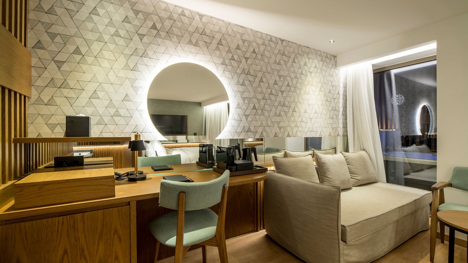 rooms-dazzling-junior-suite-seaviewoutdoor-jacuzzi