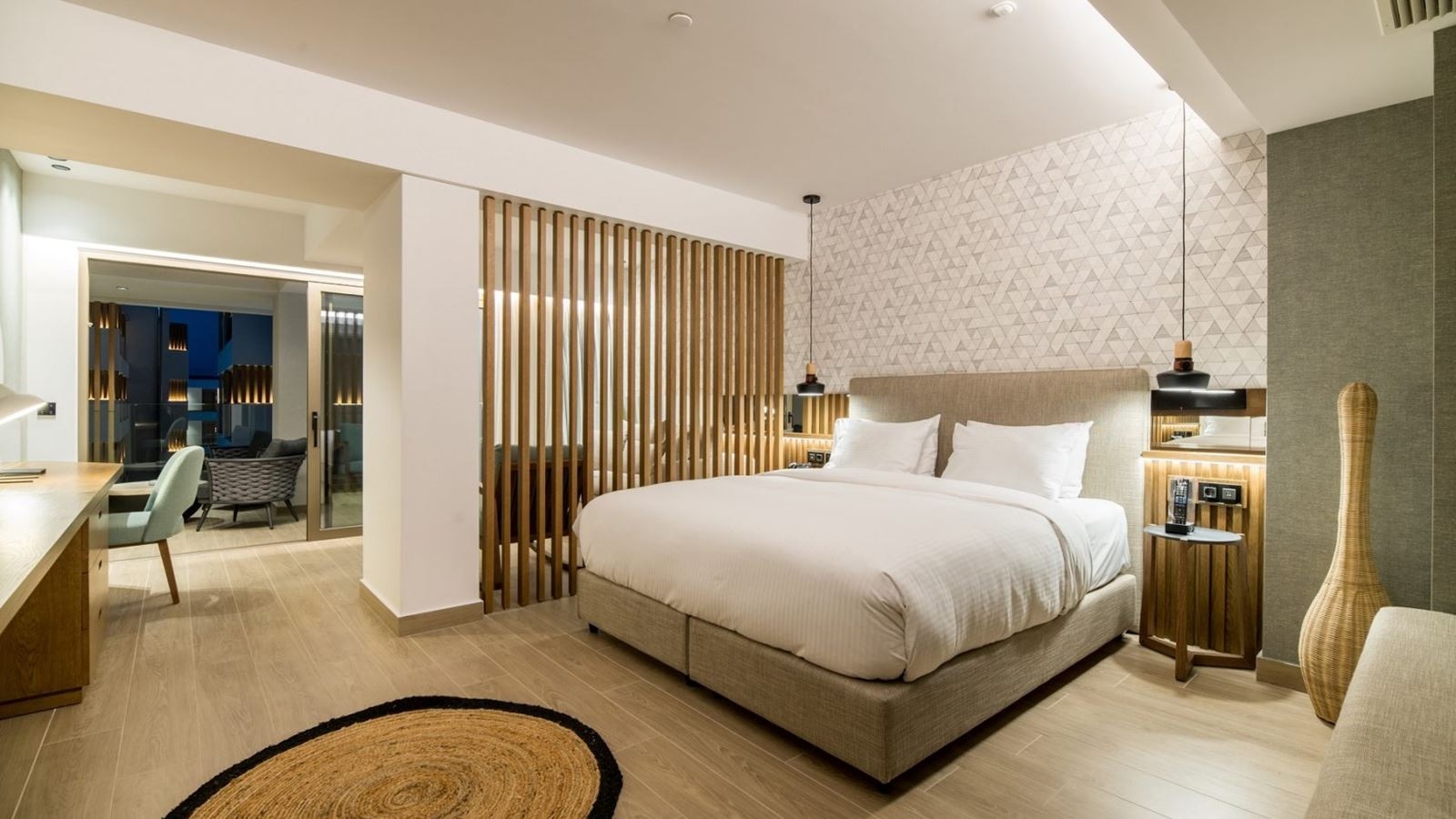 rooms-azure-junior-suite-internal-view