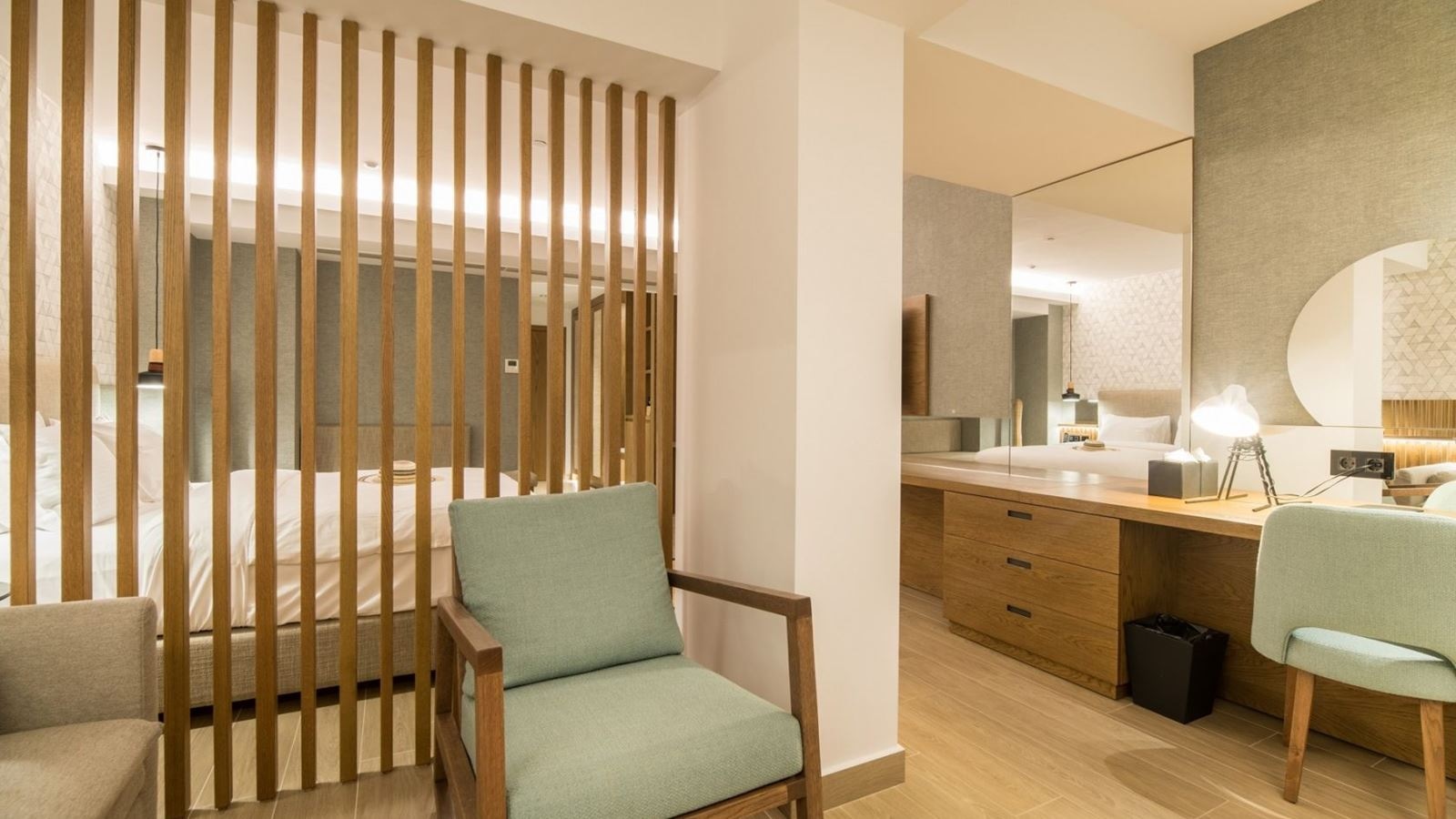 rooms-azure-junior-suite-internal-view