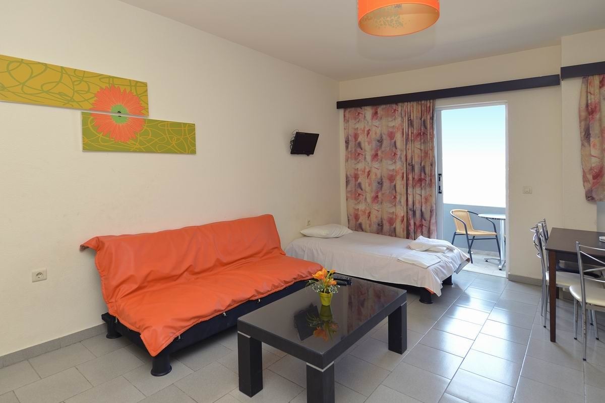 rooms-1-bedroom-apartment