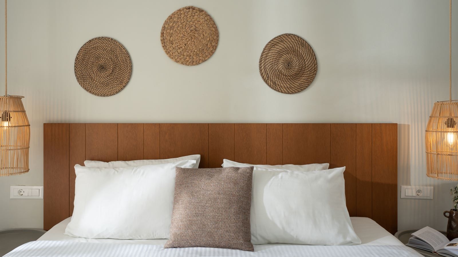 rooms-deluxe-double-room