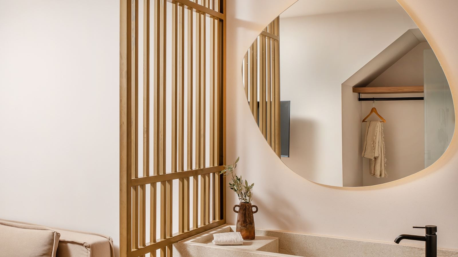 rooms-suite-family-duplex-pool-view