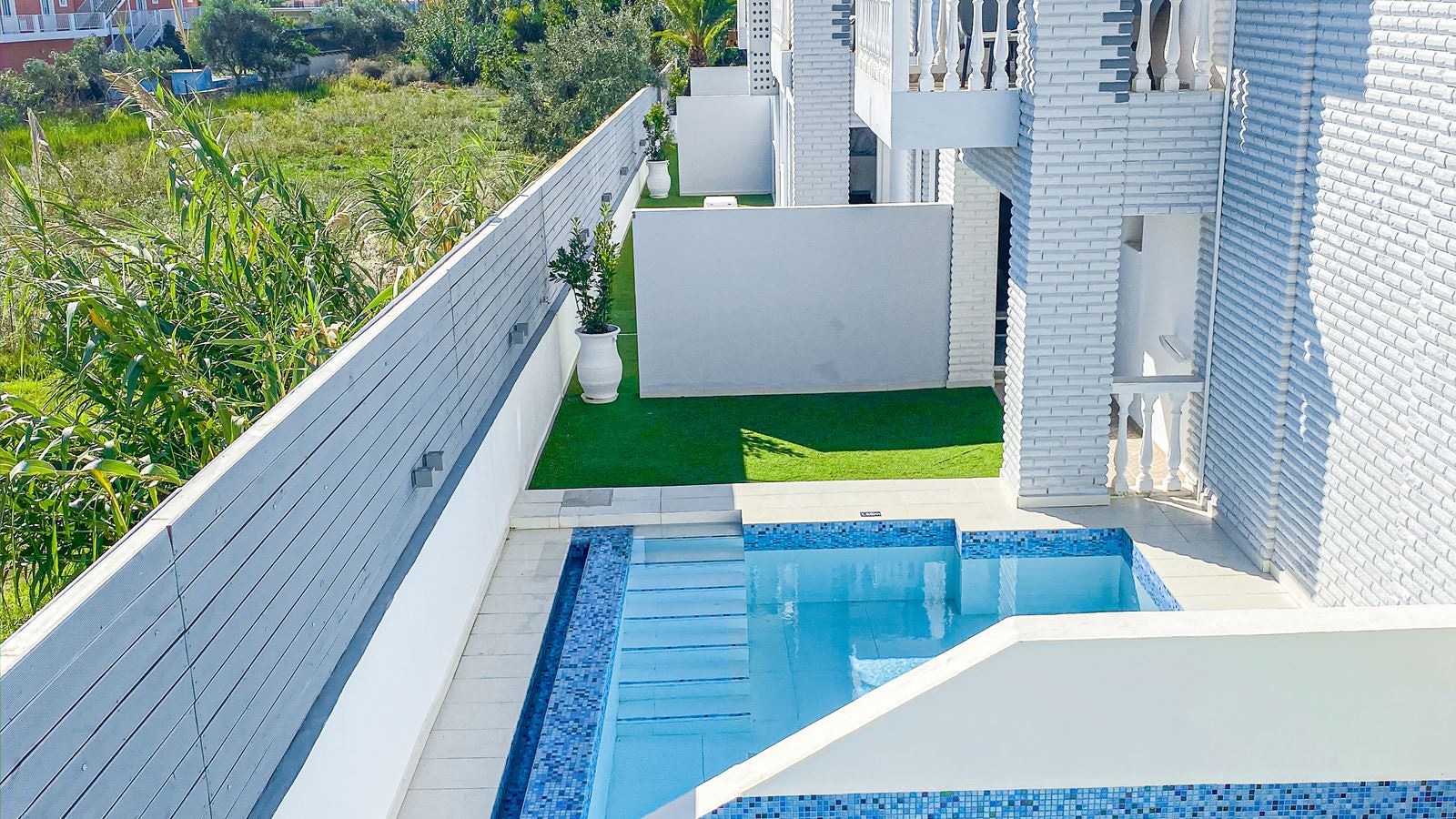 rooms-deluxe-suite-with-private-pool