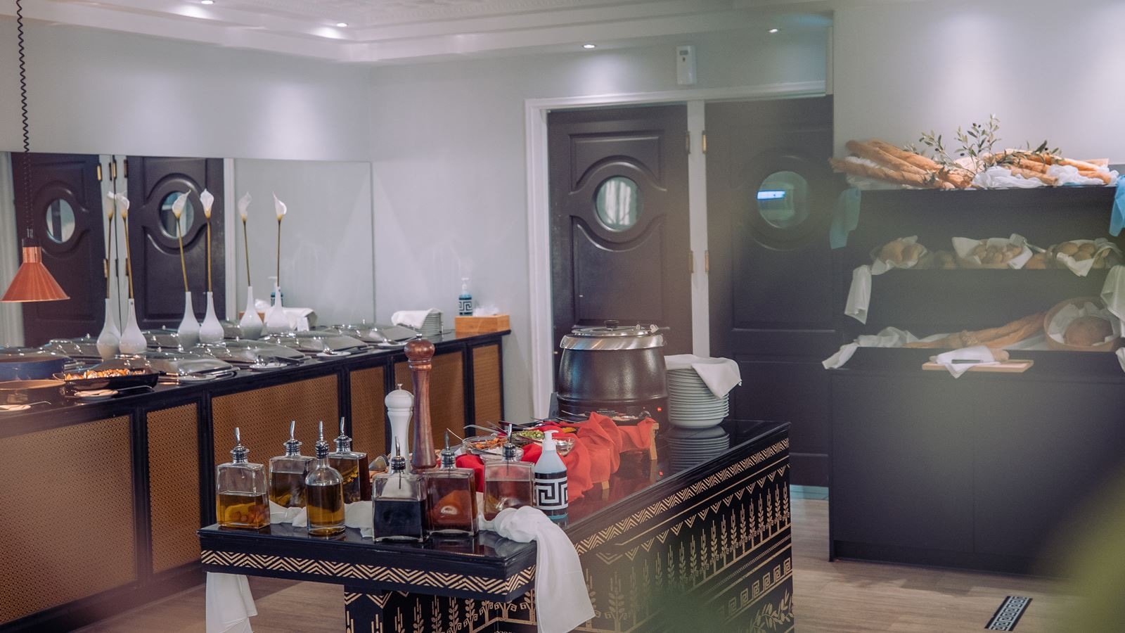 restaurants-restaurant