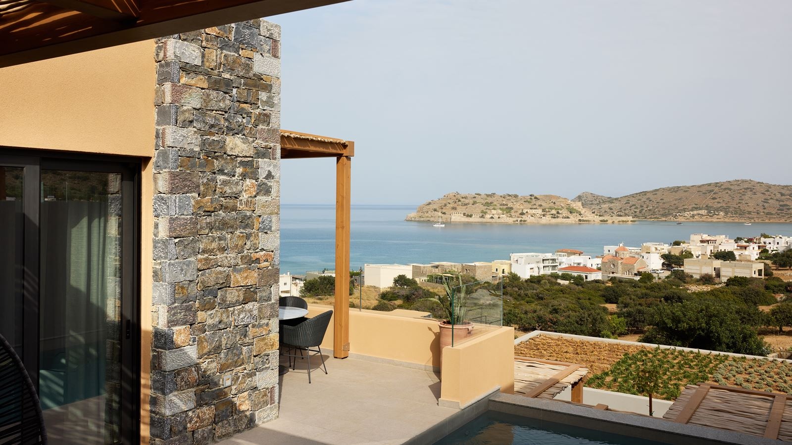 rooms-family-retreat-with-private-pool-sea-view