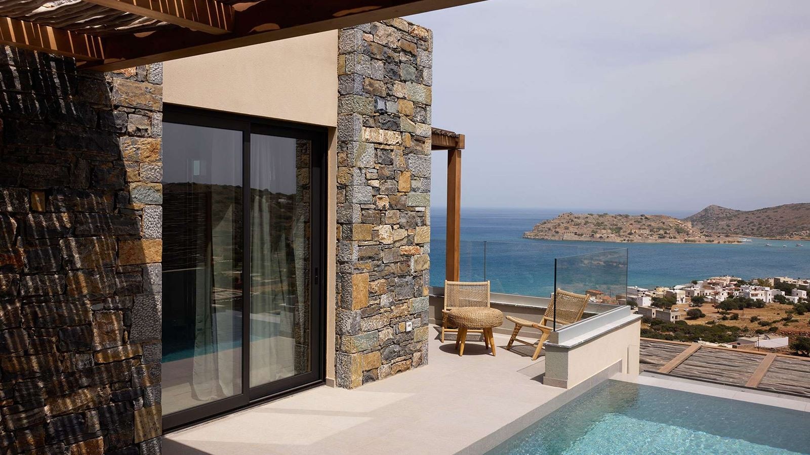 rooms-premium-room-with-private-pool--sea-view