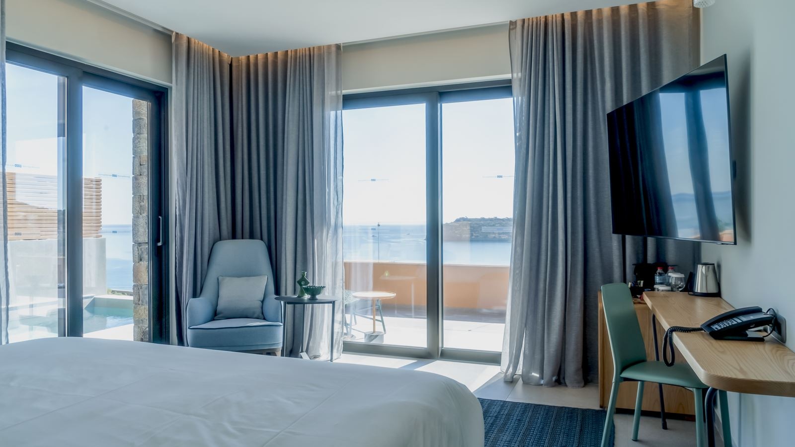 rooms-grand-suite-with-2-private-pools--outdoor-living-area-sea-view