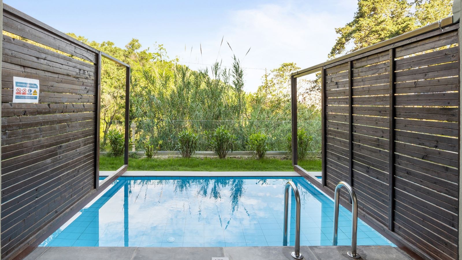 rooms-superior-double-with-plunge-pool