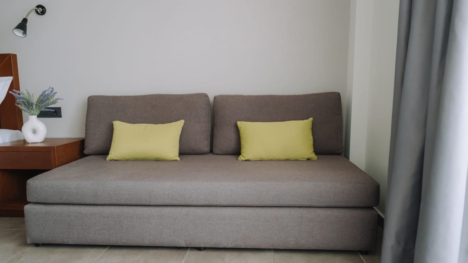 rooms-room-triple-landview-balcony