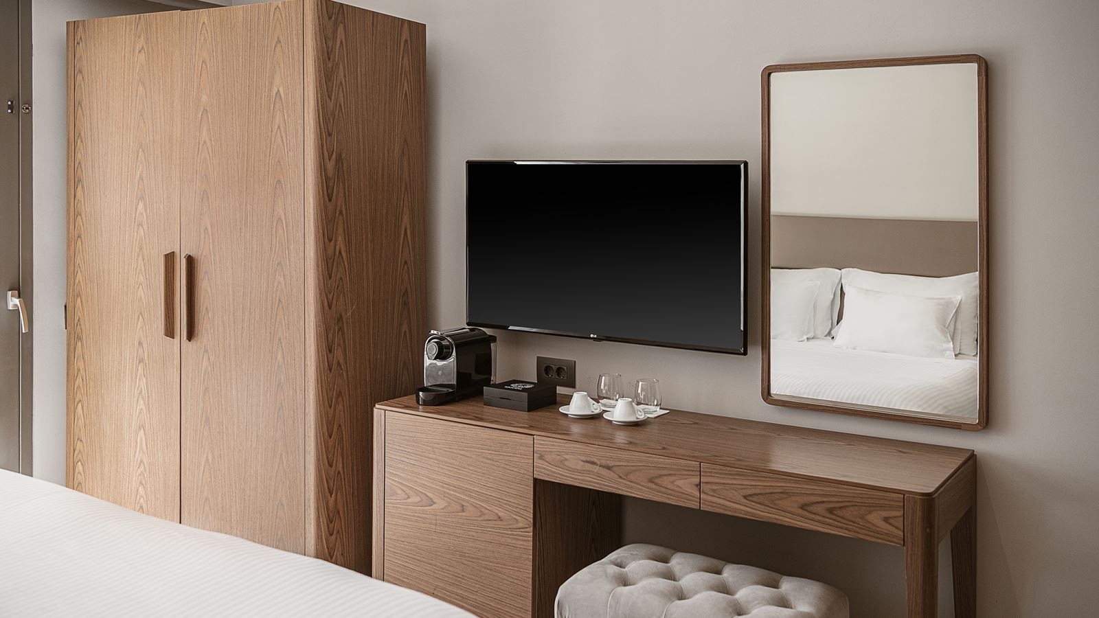 rooms-serenity-suite-1-bedroom-gardenpoolview-balcony-or-terrac