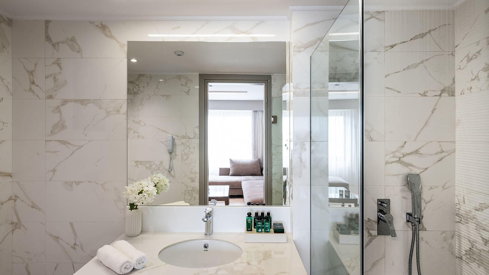 rooms-serenity-suite-1-bedroom-gardenpoolview-balcony-or-terrac