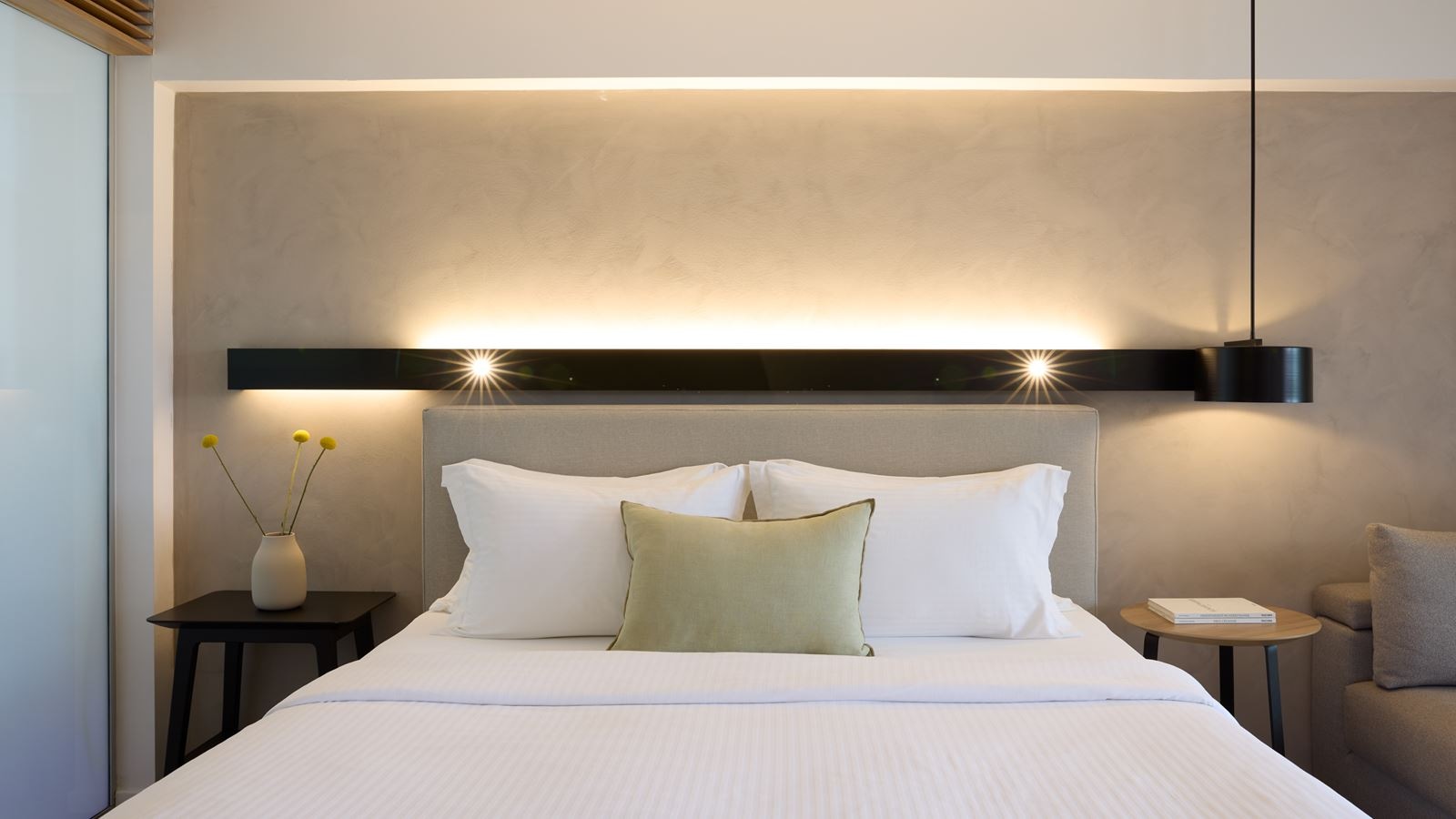 rooms-classic-room-sharing-pool