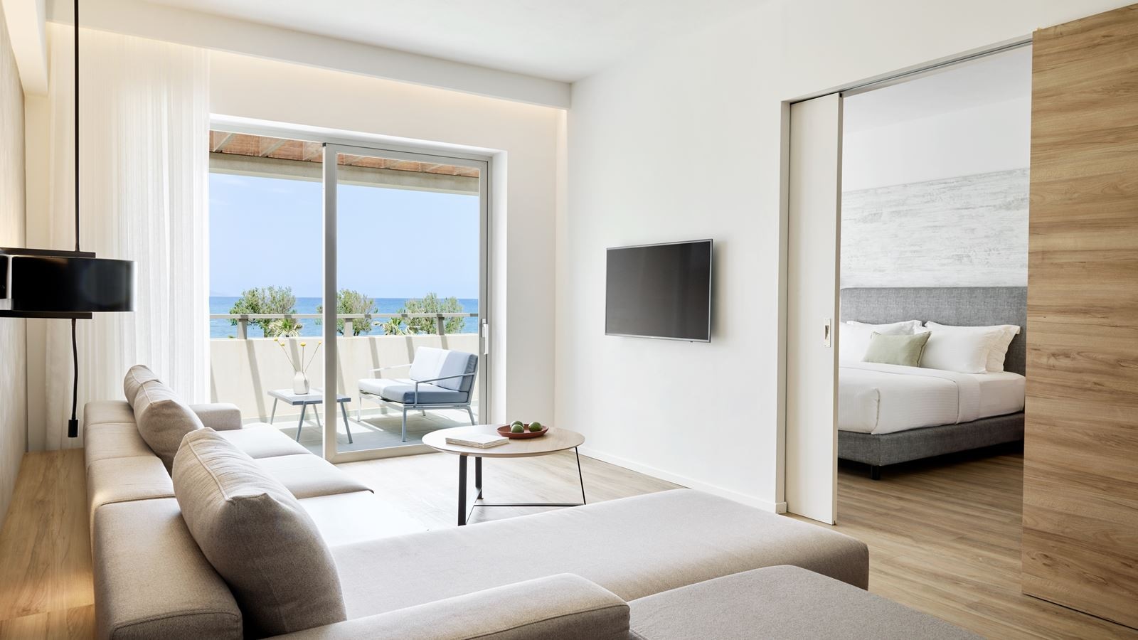 rooms-family-suite-side-sea-view