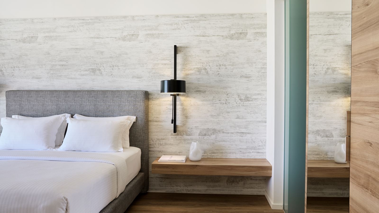 rooms-family-suite-side-sea-view-sharing-pool