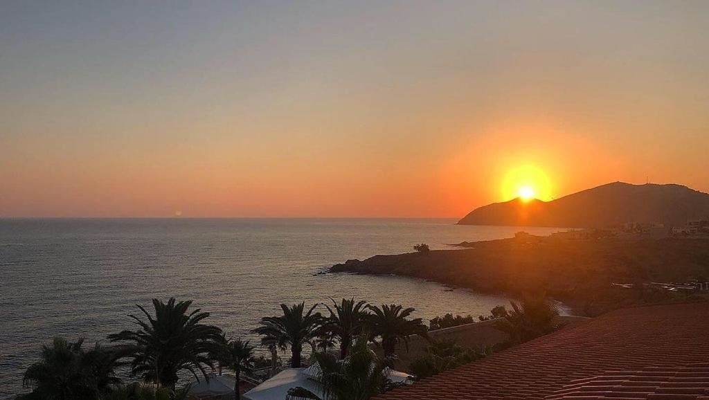 rooms-deluxe-room-with-direct-sea-view