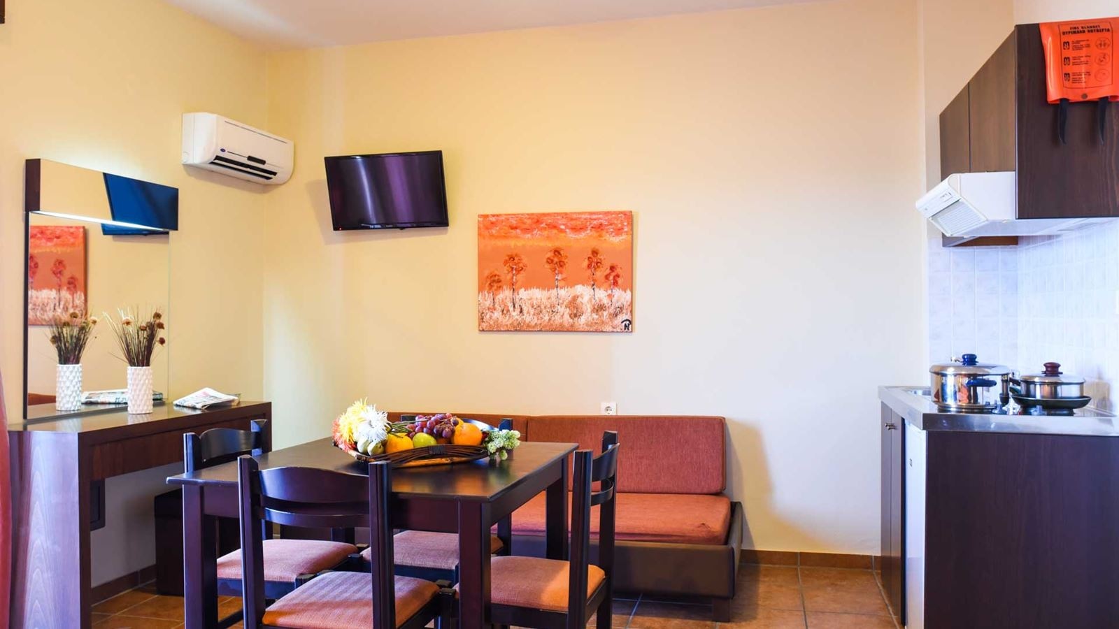 rooms-studio--garden-view