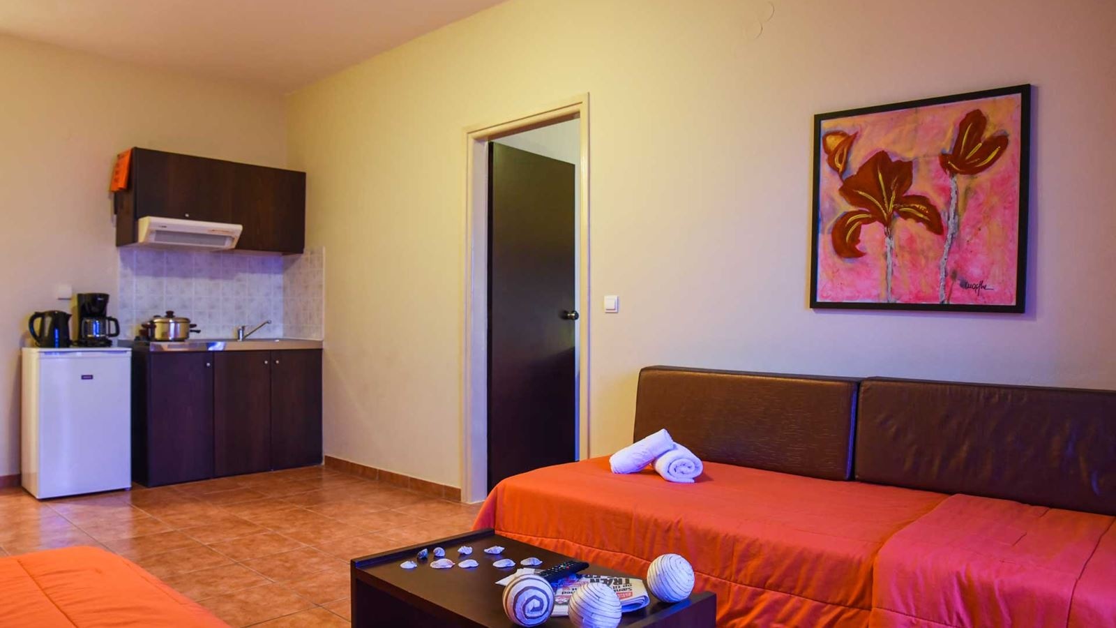 rooms-2-bedrooms-apartment-garden-view