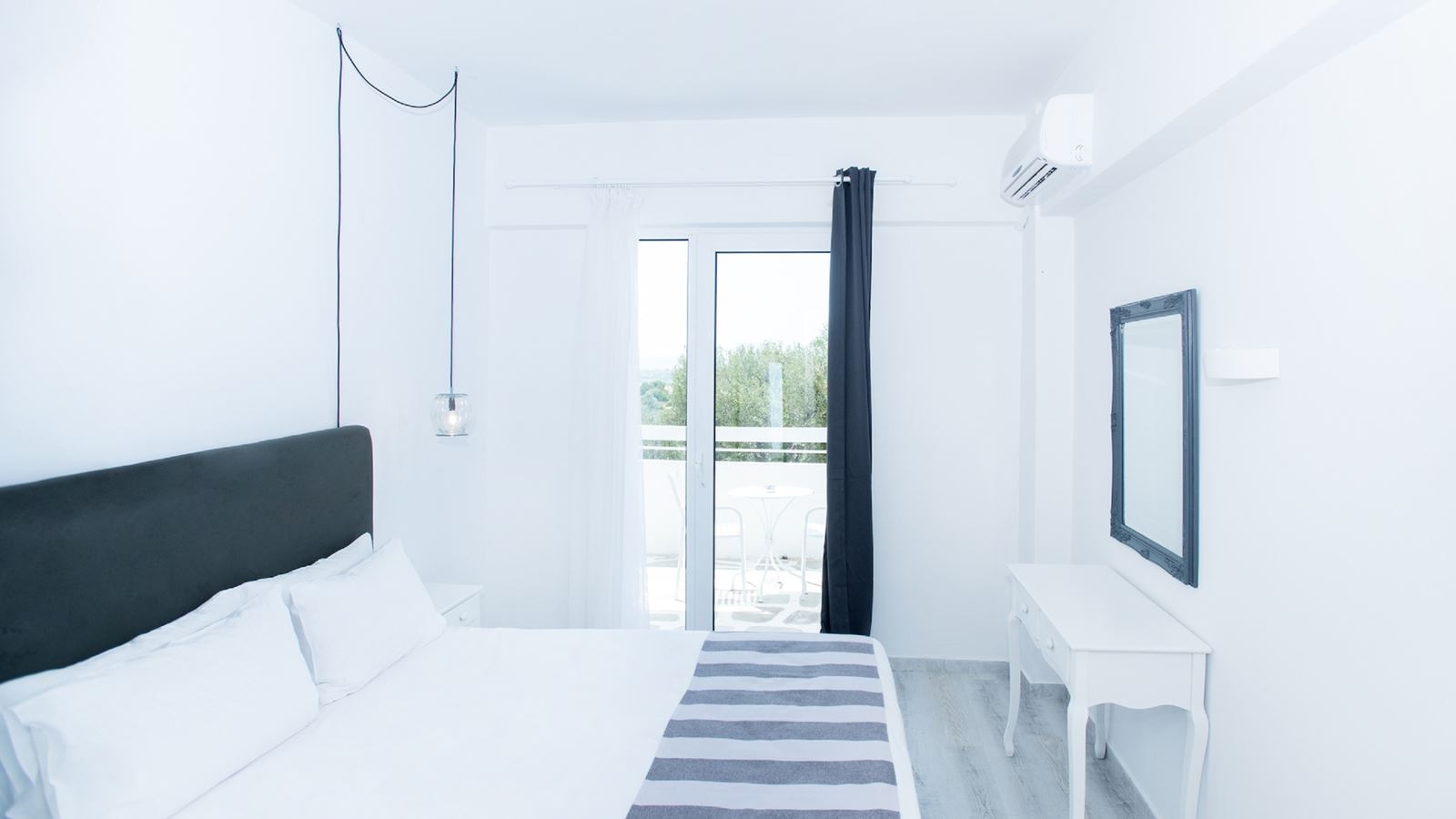 rooms-classic-double-room-garden-view