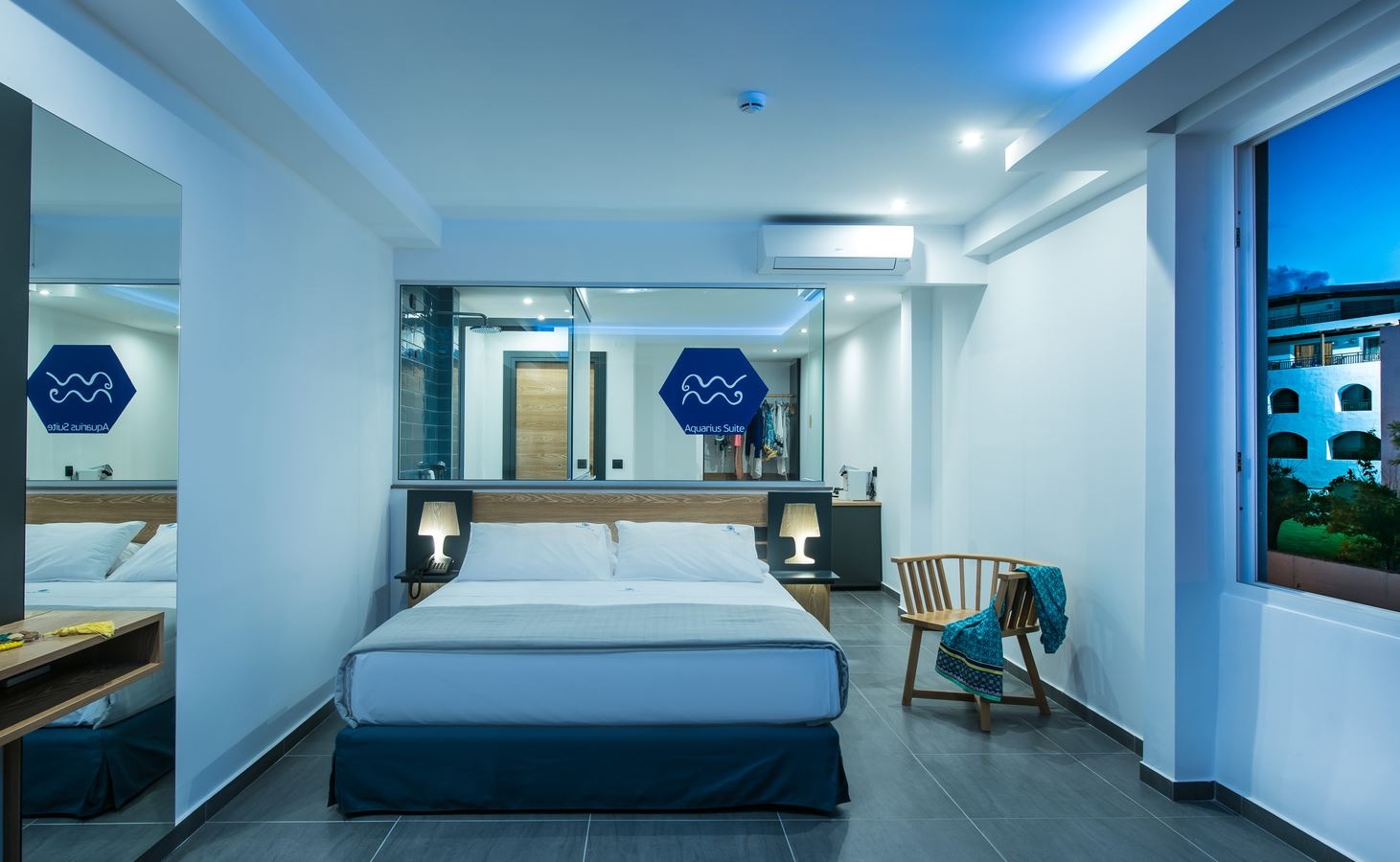 rooms-deluxe-seafront-junior-suite