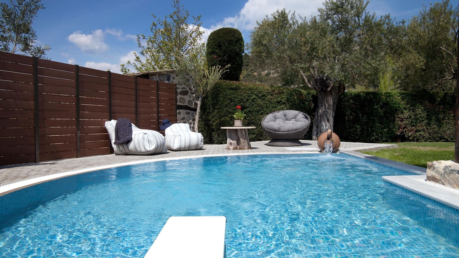 rooms-maisonette-private-pool