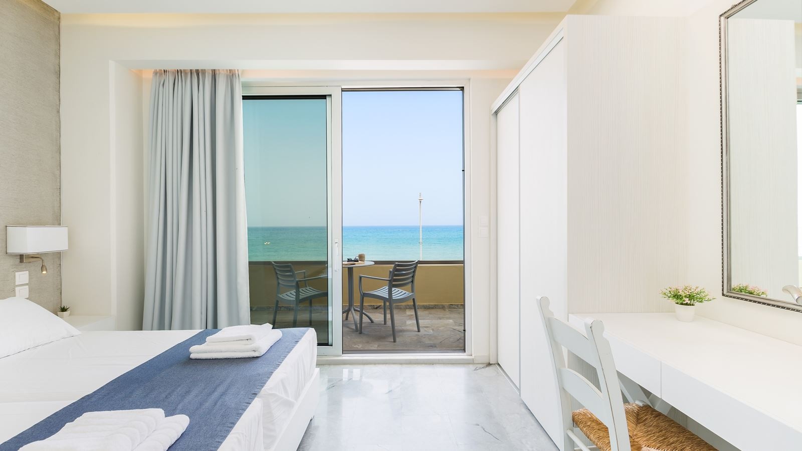 rooms-1-bedroom-apartment-sea-view