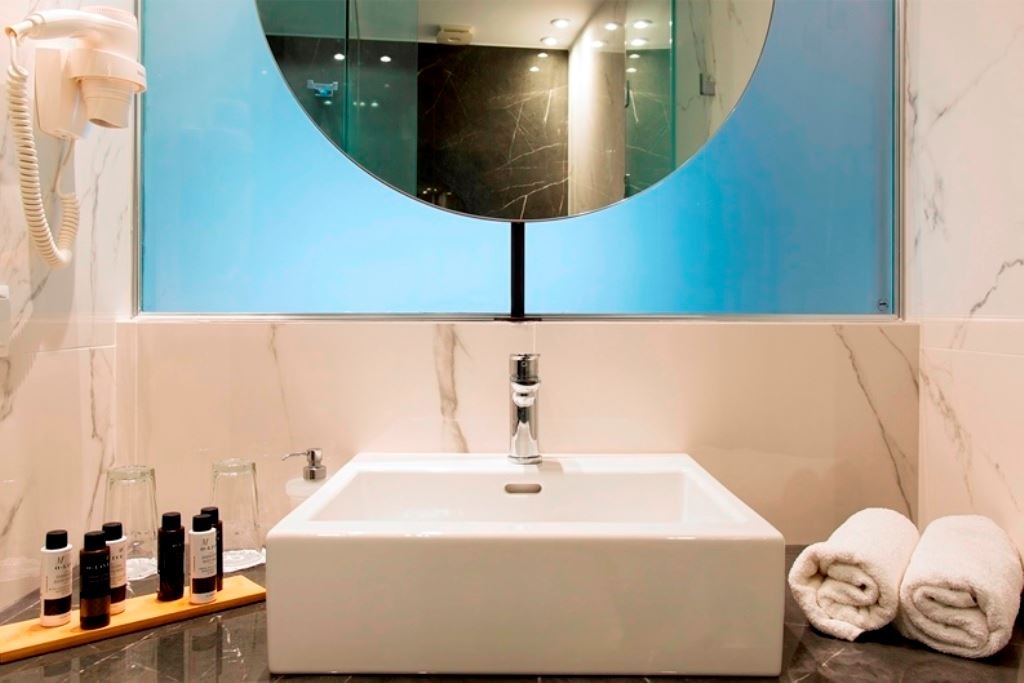 rooms-superior-room-gardenpool-view