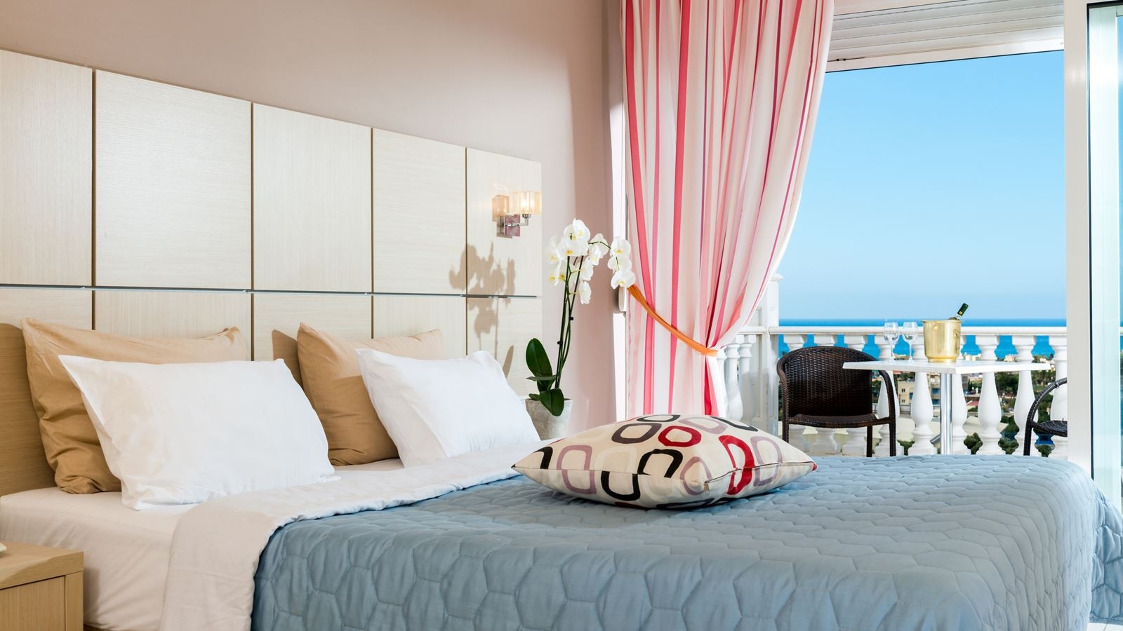 rooms-room-superior-double-sea-view