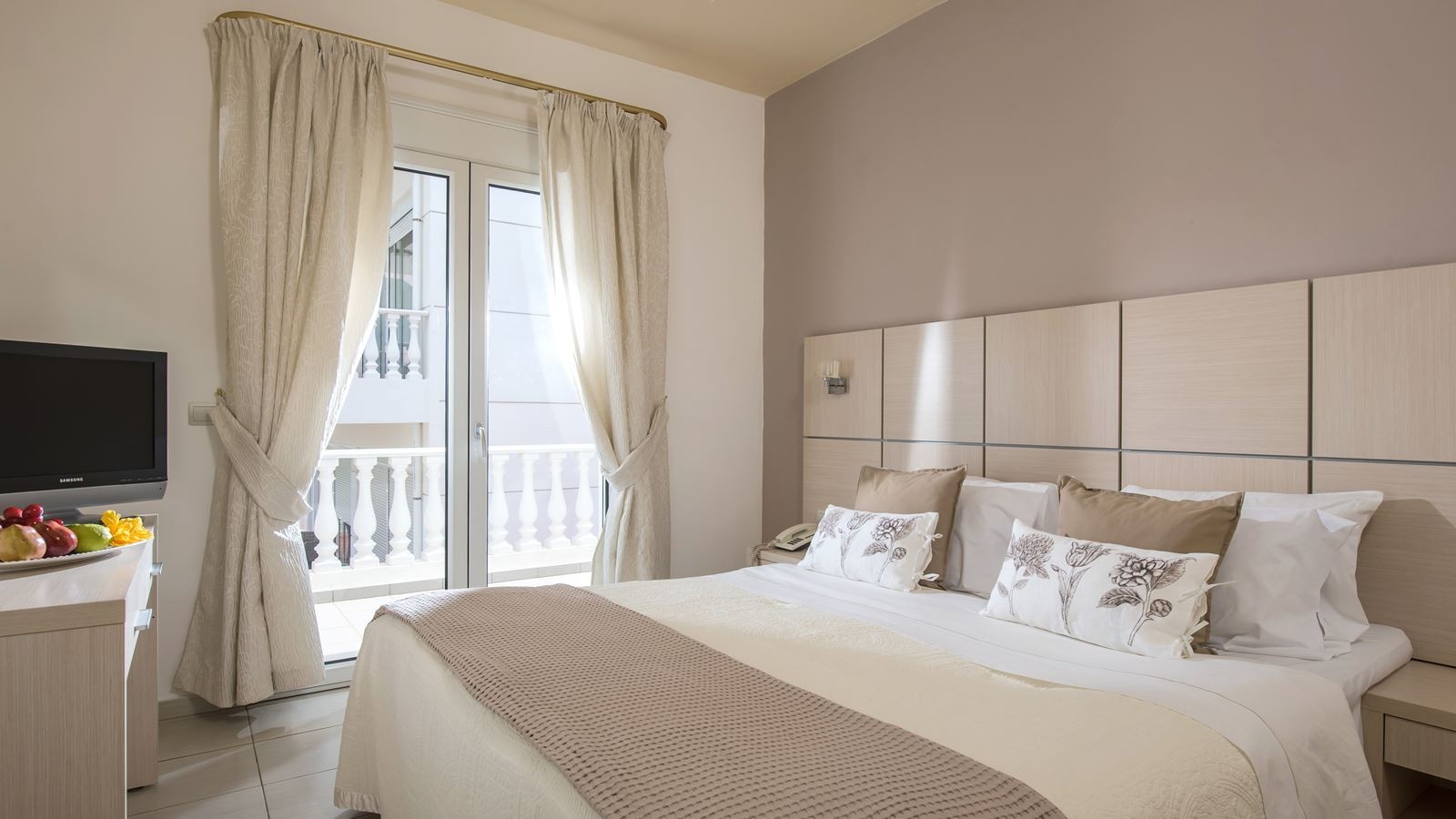 rooms-room-superior-double-side-sea-view