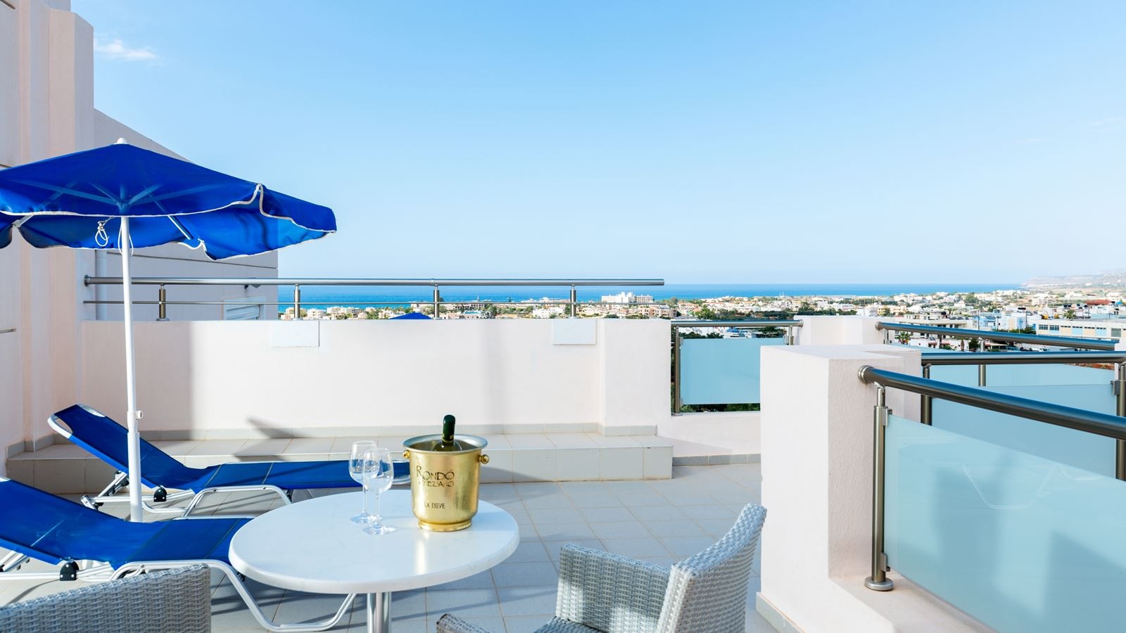 rooms-room-superior-double-sea-view