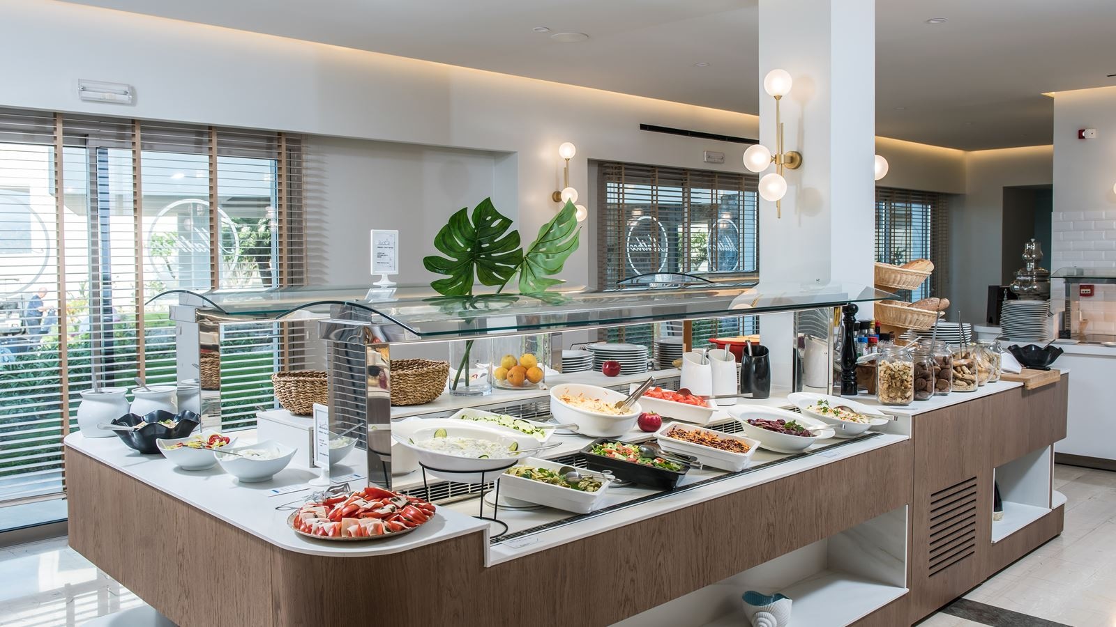 restaurants-main-restaurant-bar