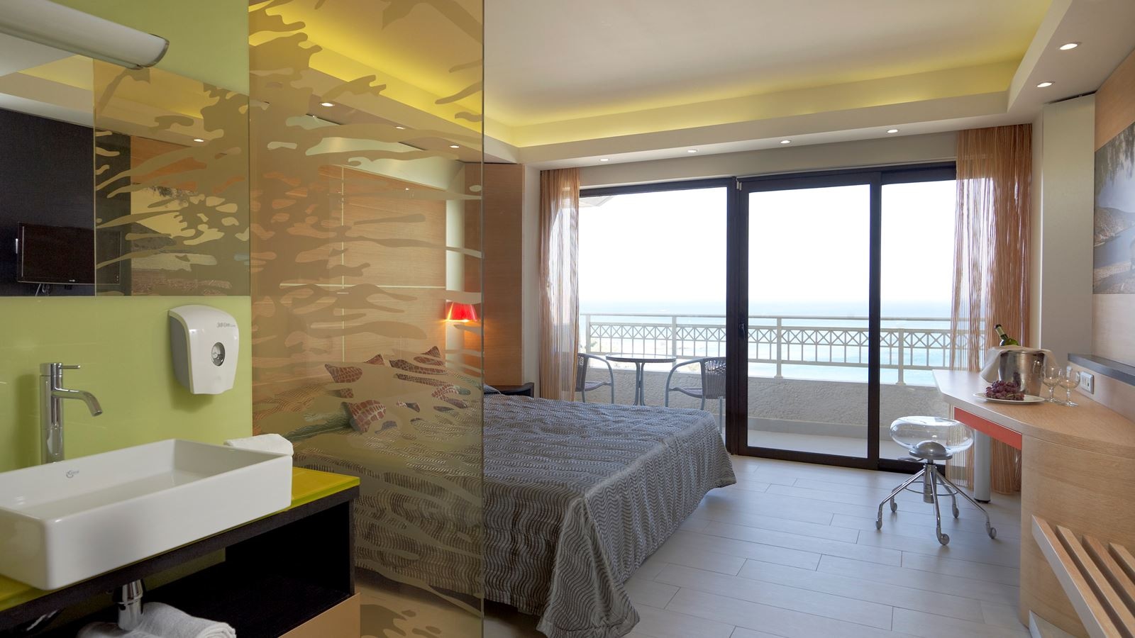 rooms-double-side-sea-view-balcony