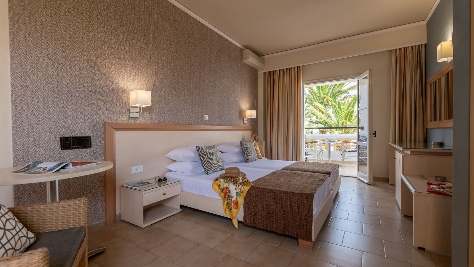 rooms-superior-twin-room-with-gardenview-balcony-or-terrace